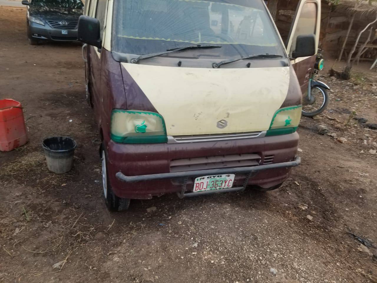 A picture of Very clean 4 plus mini bus