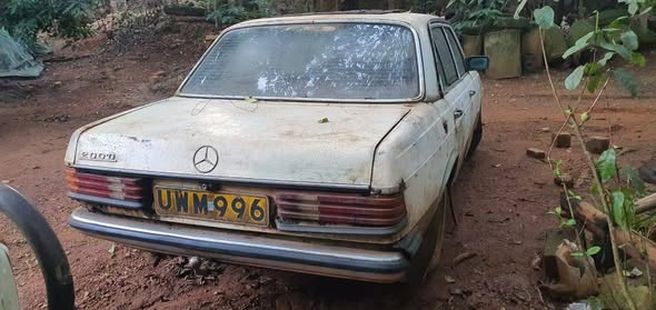 A picture of Mercedes Benz LHD