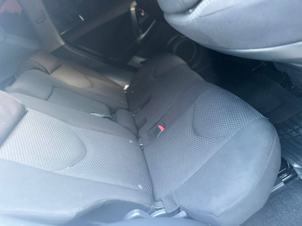 A picture of RAV4 MISS TZ Year 2007 Cc 2360 Mileage 40 000
