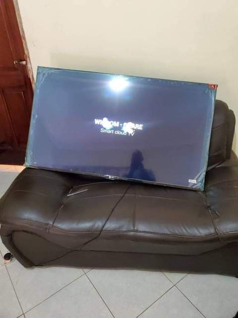 A picture of LG TV 60inchs