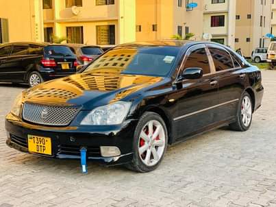A picture of Toyota Crown