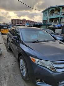 A picture of Toyota Venza 2103