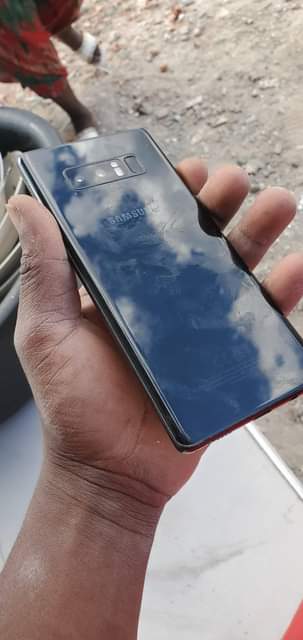 A picture of samsung note 8