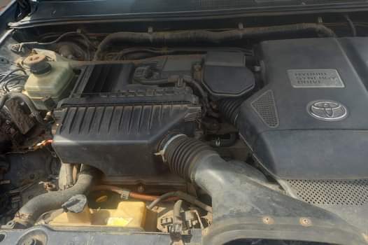 A picture of Clean Used 2005 Toyota Highlander Hybrid 