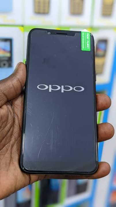 A picture of Oppo A83