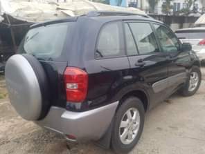 A picture of Very Neat Toyota RAV4 2004 On Ground For Urgent Sale