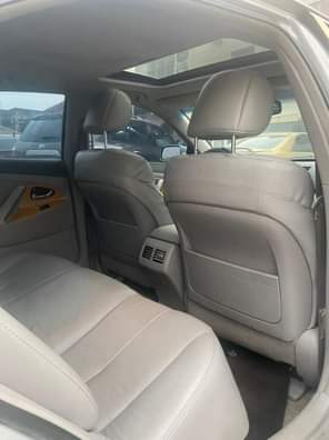 A picture of FOREIGN USED TOYOTA CAMRY XLE 2007 model with Excellent Performance