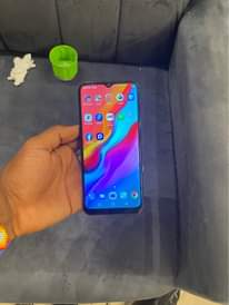 A picture of INFINIX HOT8 32GB