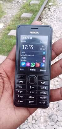 A picture of Nokia 301 line original