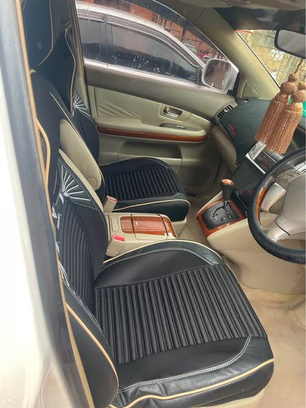A picture of Toyota harrier