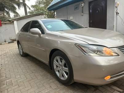 A picture of toks standard es350 with untouched everything Price 6m owner Abuja