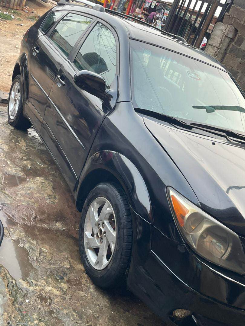 A picture of Pontiac vibe