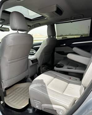 A picture of TOYOTA HIGHLANDER XLE Keyless Fullest Option Model 2015 Price 24