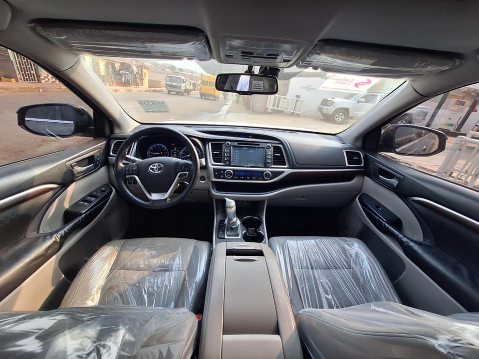 A picture of Toks 2015 toyota highlander in ilorin thumbstart