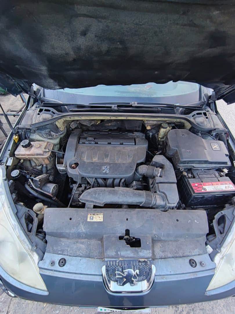A picture of Peugeot 407 wagon