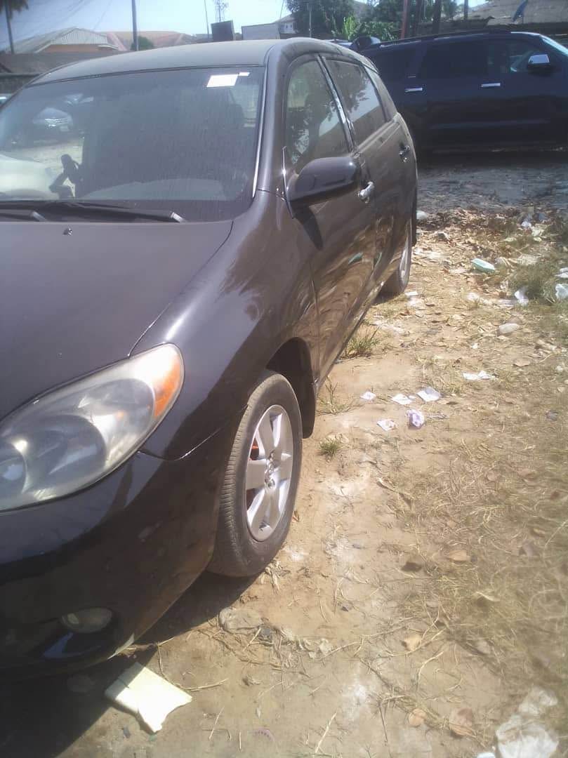 A picture of Neatly used 2004 Toyota matrix
