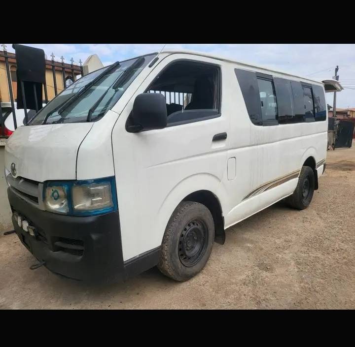 A picture of Toyota hummer h1