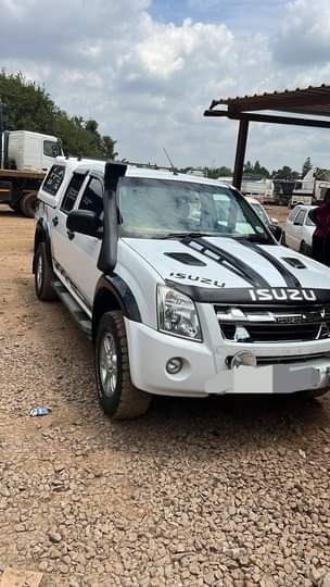 classifieds/cars isuzu