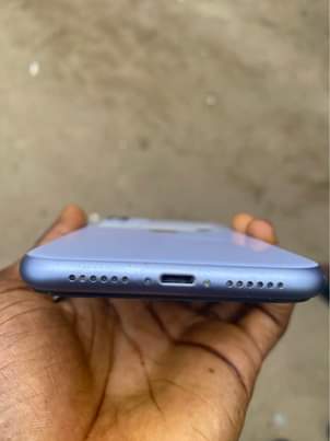 A picture of iPhone 11 64GB