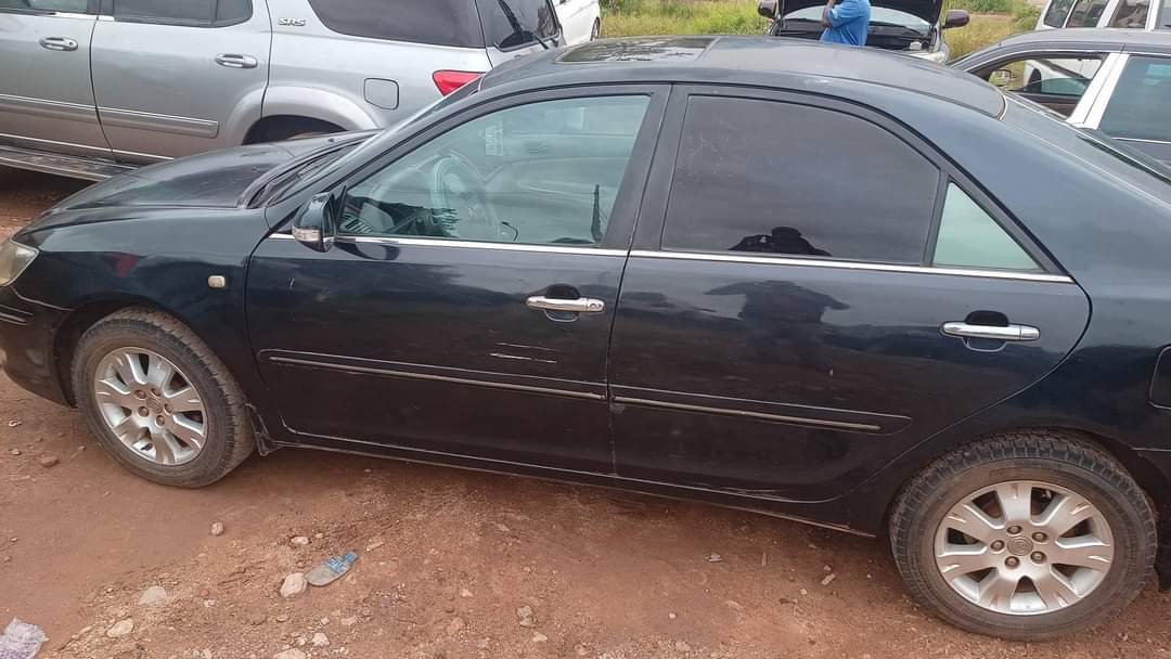 A picture of 2 4 Camry V4