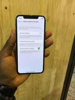 A picture of IPhone X 256gb FACE Id 750 000 WhatsApp 0709926504