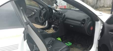 A picture of Benz slk 200 2009 model 100 first body Car is