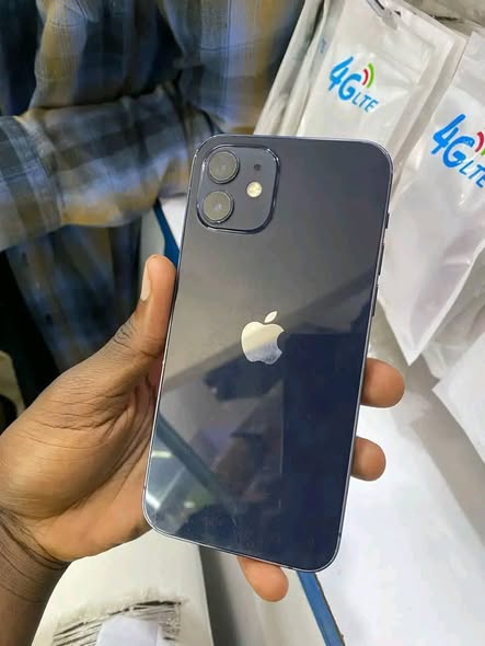 A picture of IPhone 12