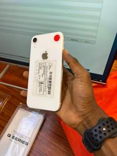 A picture of Iphone XR