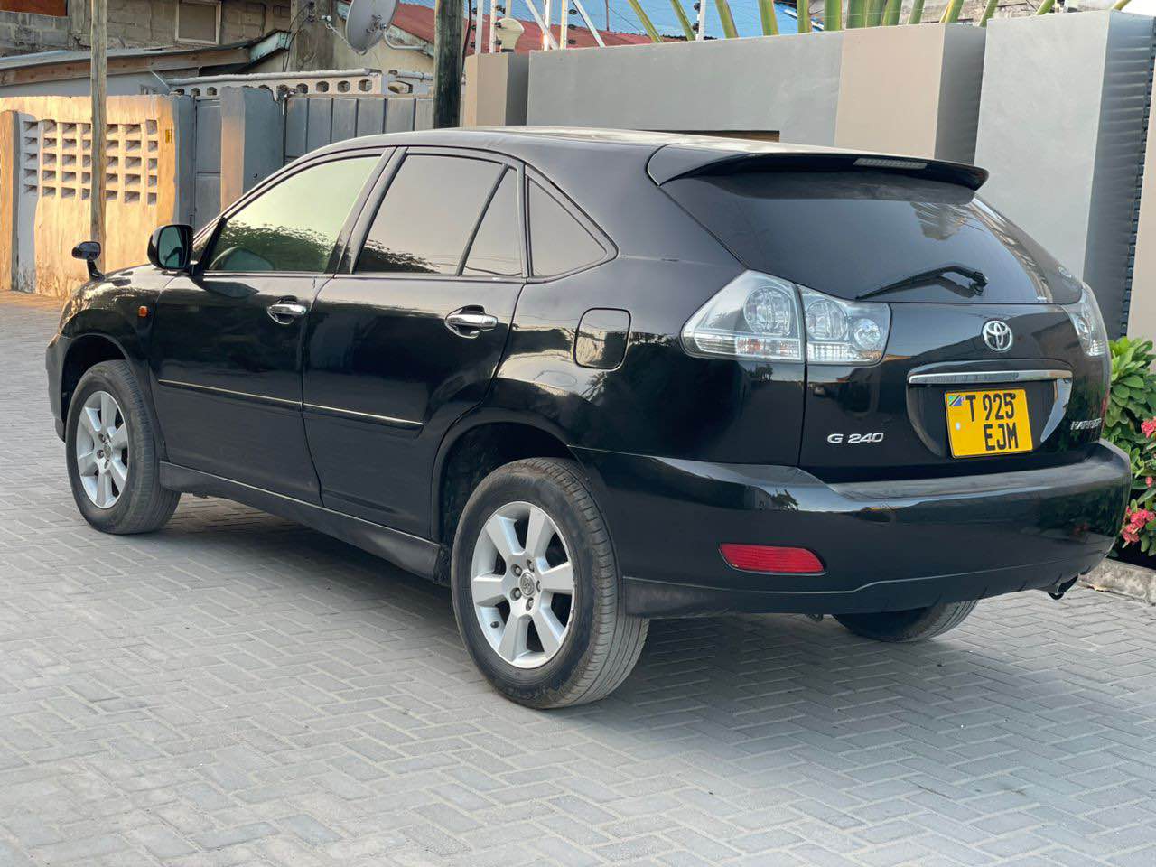 A picture of Toyota harrier 0714058883