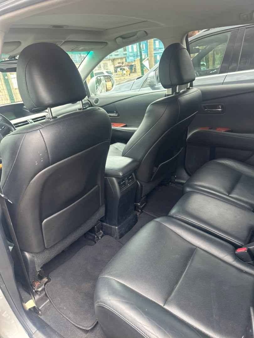 A picture of Lexus RX350