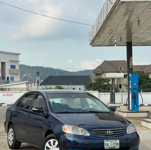 A picture of 2003 toyota corolla