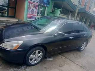 A picture of 2004 Honda Accord Four plugs
