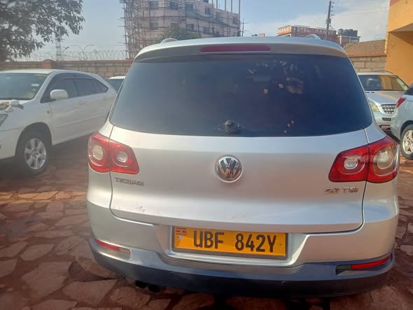 A picture of Available Uhs 16m 0702549830