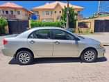 A picture of TOYOTA COROLLA 2005 FIRST BODY
