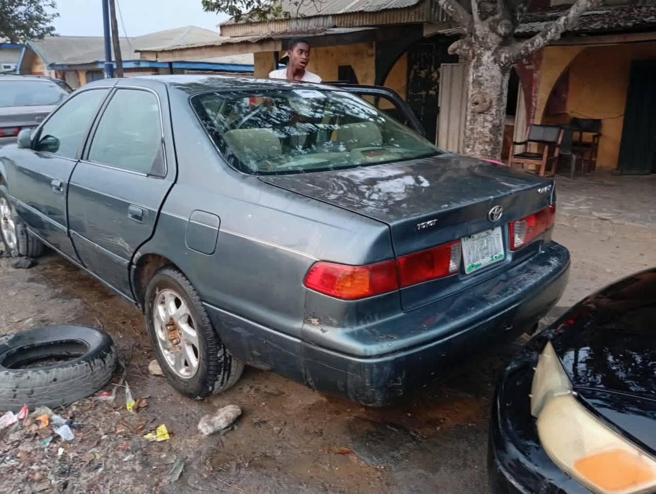 A picture of 2002 Toyota drop light