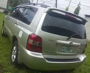 A picture of TOTAL GIVEAWAY VERY SHARP 05 TOYOTA HIGHLANDER Everything Is Intact