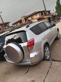 A picture of Toyota RAV4 2008