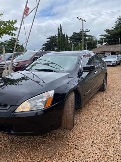 A picture of Honda Accord EOD 2005