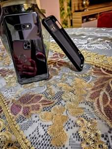 A picture of SAMSUNG S10e