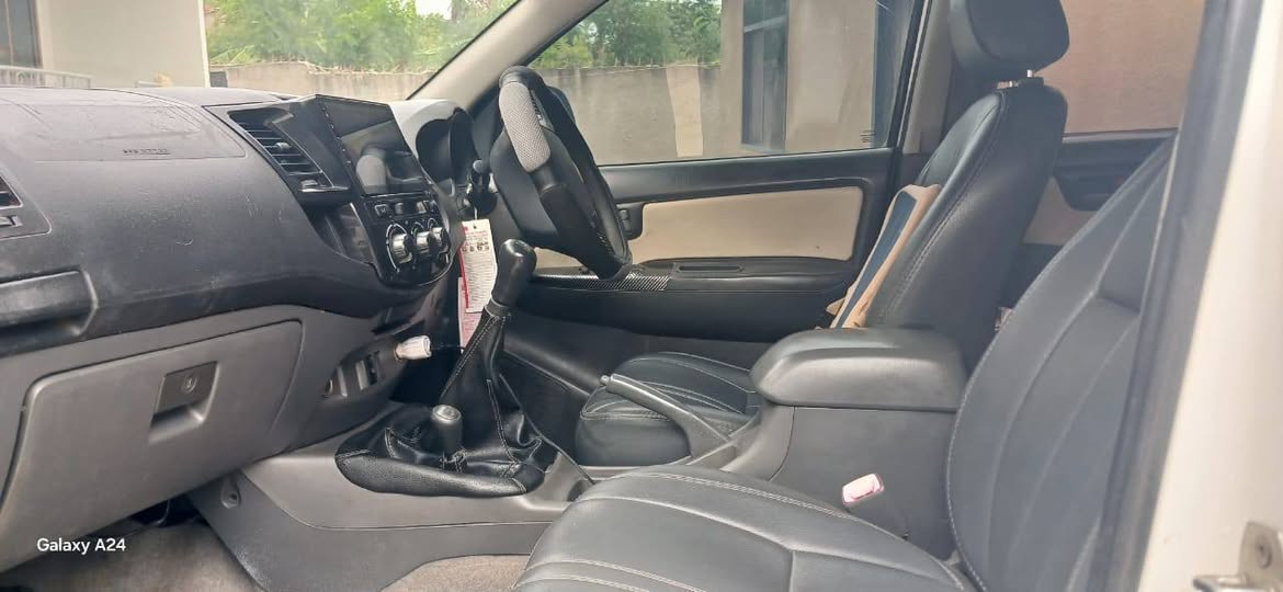 A picture of Hilux Vigo manual Diesel 2kd Bei mil 50 Dsm 0717077381
