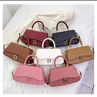 A picture of Women handbags