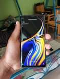 A picture of Samsung note 9
