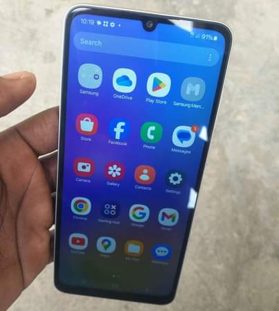 A picture of Samsung galaxy a05 64gb Tsh s 155 000 Tu