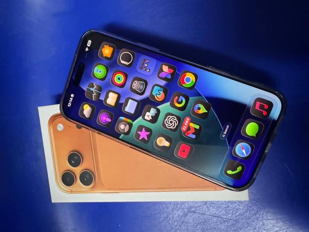 A picture of 256gb 17 Pro Max Open Box eSim