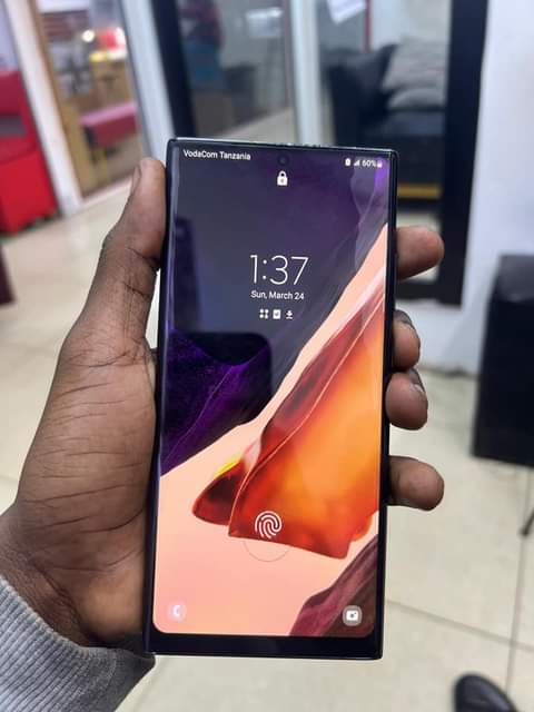 A picture of Samsung Note 10 Ultra 580k