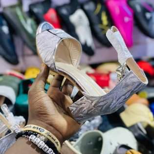 A picture of Shoe