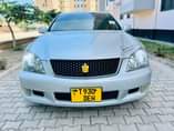 A picture of TOYOTA CROWN