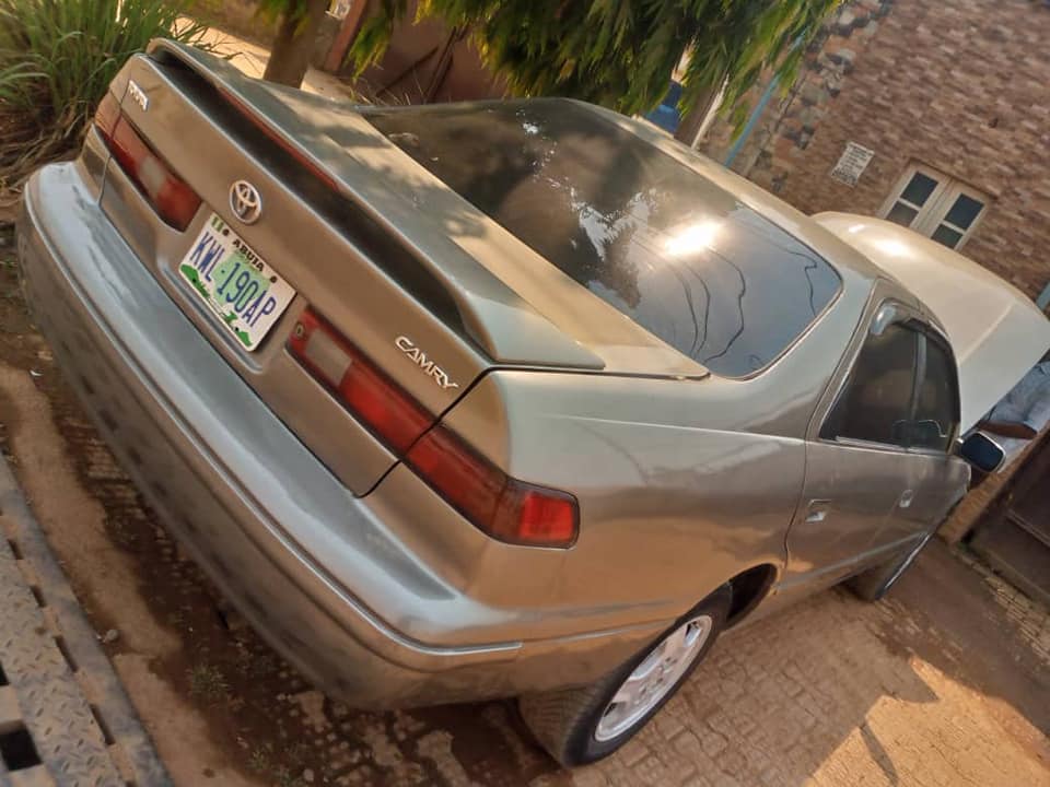 A picture of Toyota Camry pencil