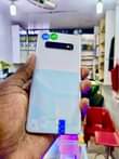 A picture of Samsung S10 128gb 8gb clean no cracks at only 500k