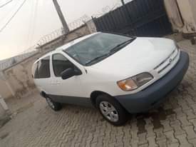 A picture of Toyota Siena 2001 model Nigerian used